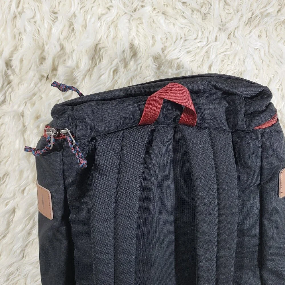 Patagonia * Goose Island Black Backpack Durable Outdoor Design - Picture 5 of 15